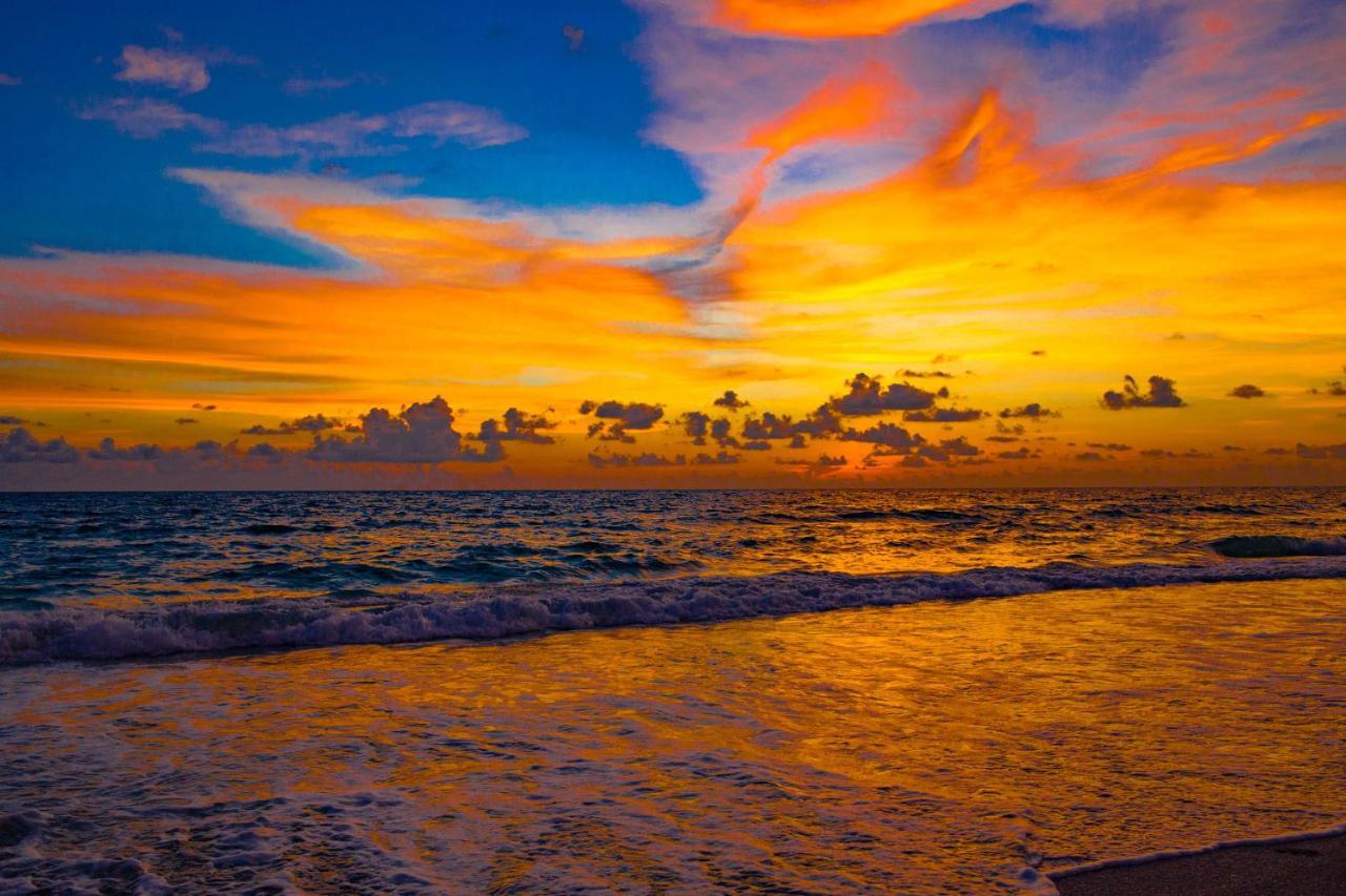 Anna Maria Island Beach Waves Bradenton Beach Extérieur photo